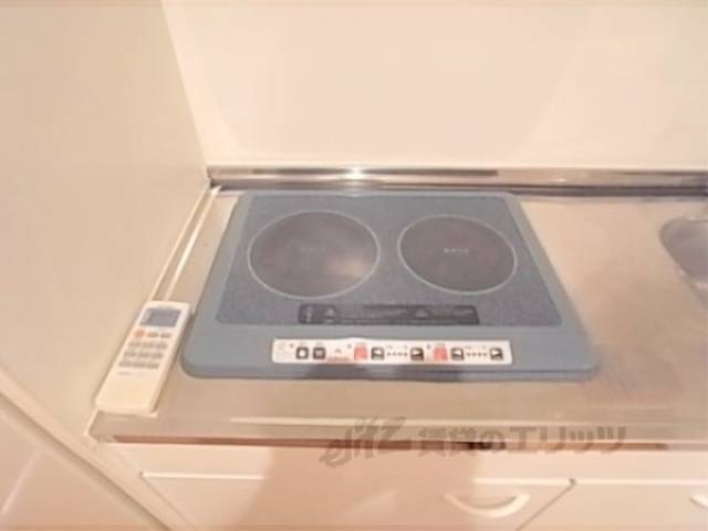 キッチン　（2口）：電気コンロ