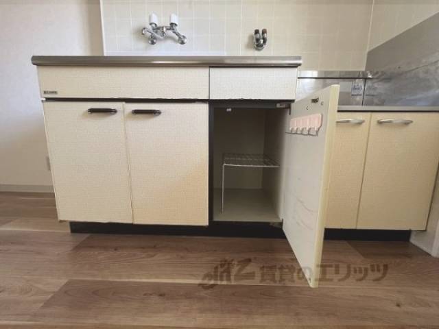 収納　キッチン