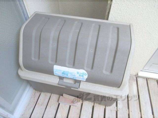 ベランダ　ゴミ箱