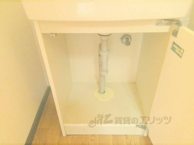 洗面所　下部収納