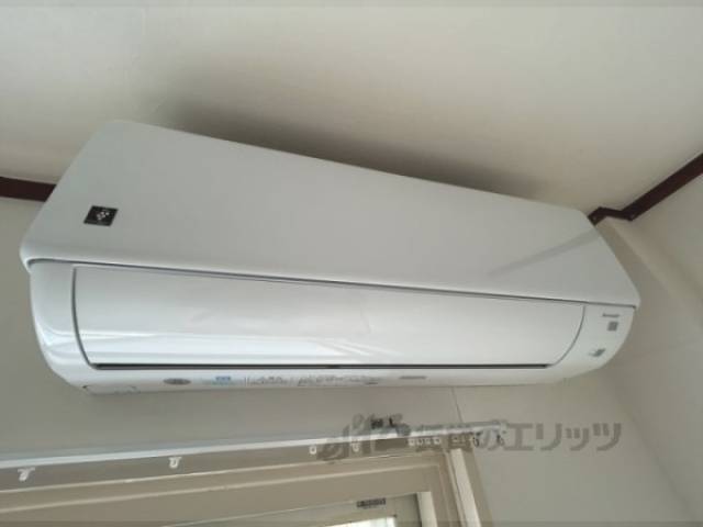 洋室　エアコン