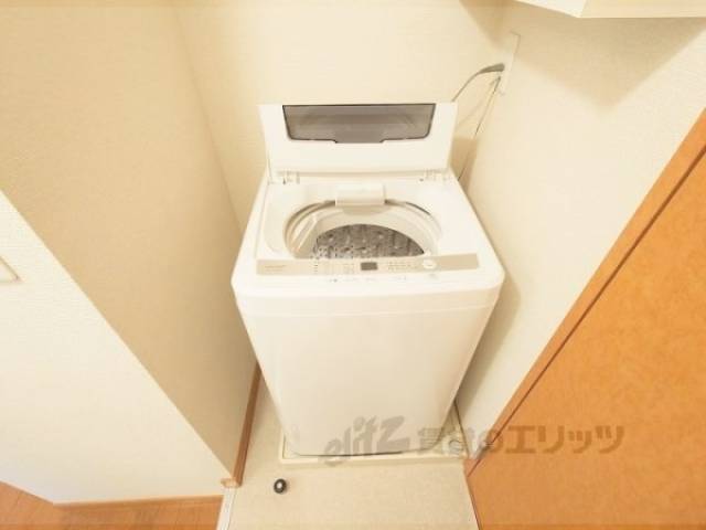 洗濯機置場　洗濯機