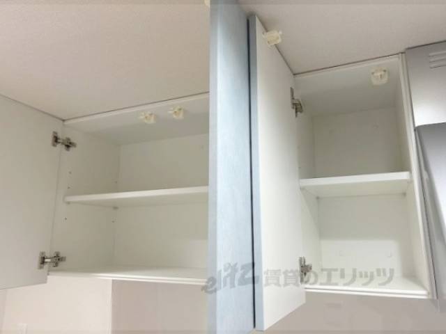 キッチン　上部収納