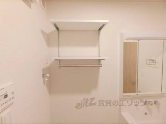 洗濯機置場　上部棚