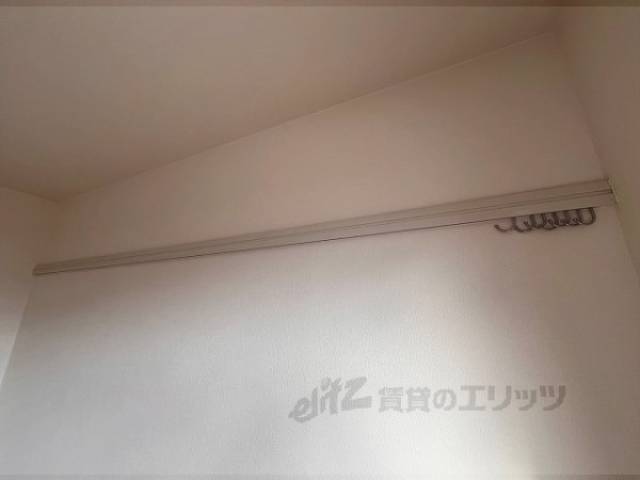 ハンガーレール