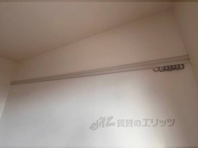 ハンガーレール