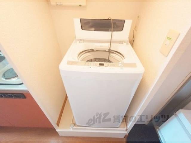 洗濯機置場　洗濯機