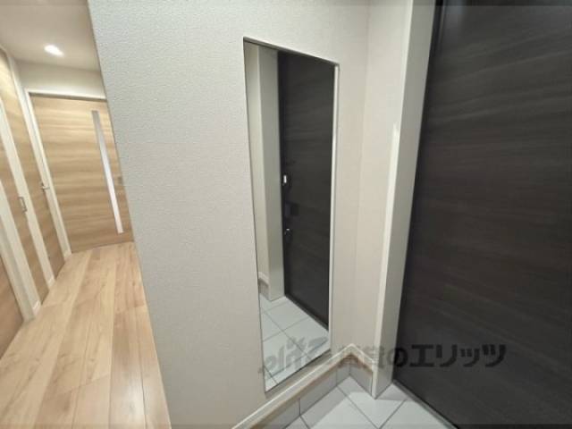 玄関　鏡