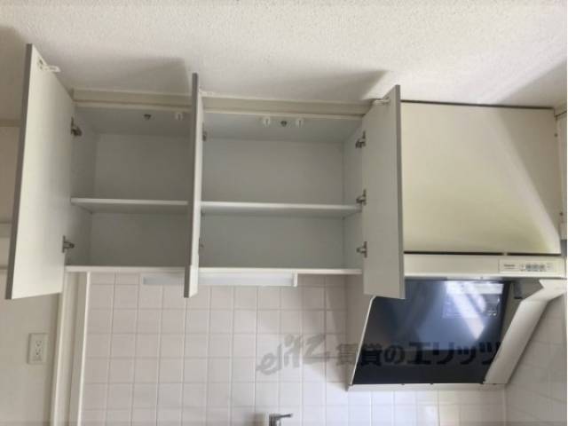 キッチン　上収納