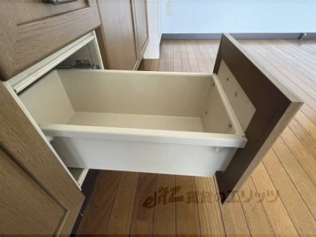 収納　キッチン