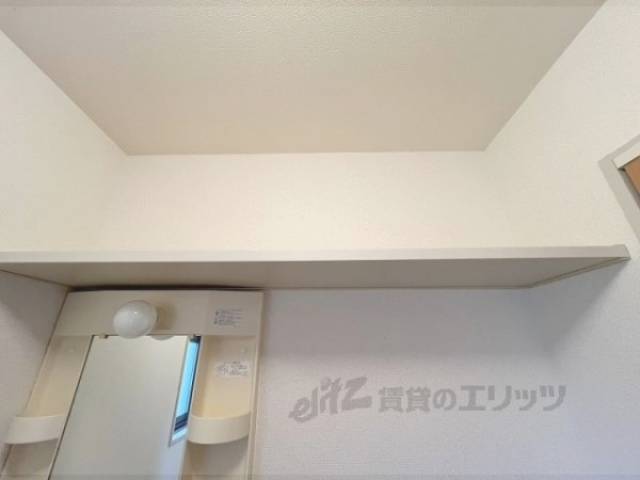 洗面所　上部収納