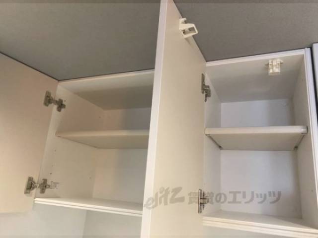 キッチン　上部収納