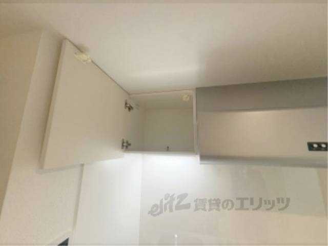 キッチン　収納上部
