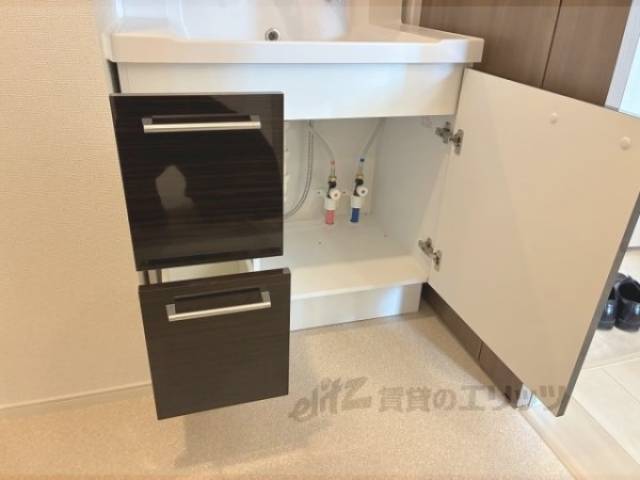 洗面所　下部収納