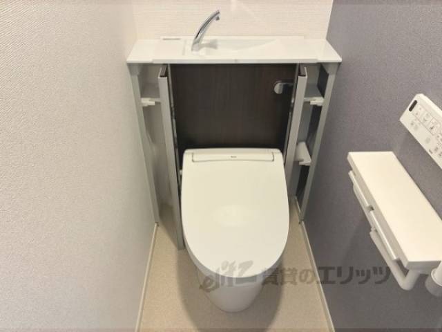 トイレ　横収納