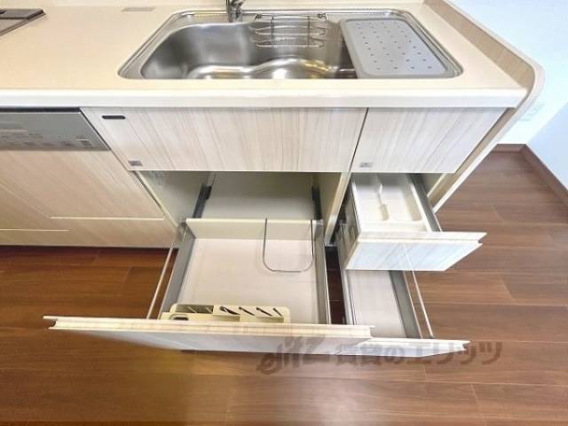キッチン　下部収納