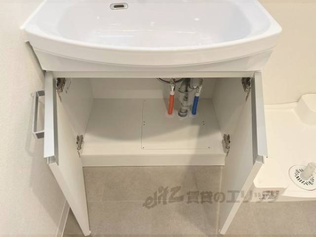 洗面所　下部収納