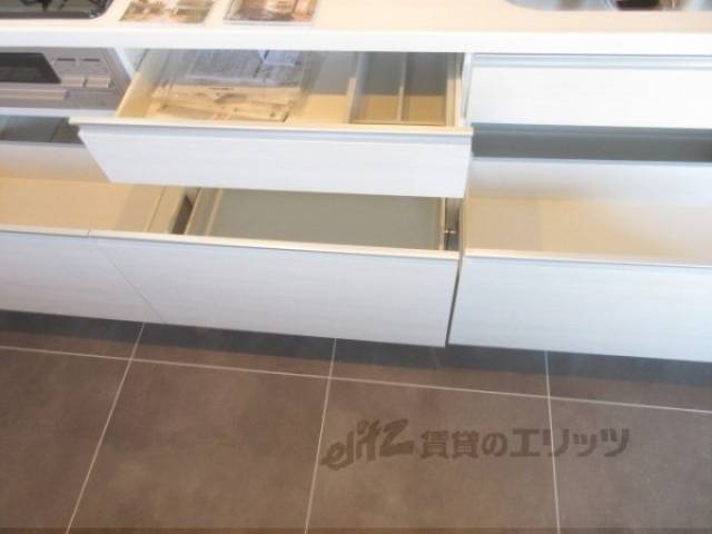 キッチン　収納