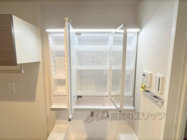 洗面所　上部収納