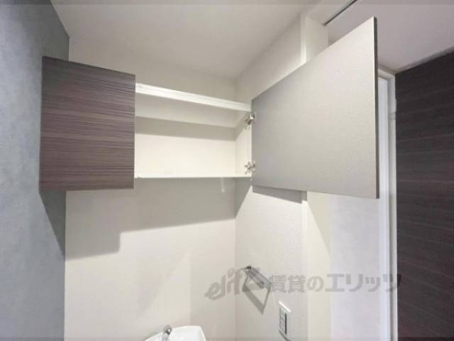 トイレ　上部収納