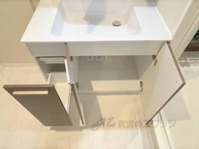 洗面所　下部収納