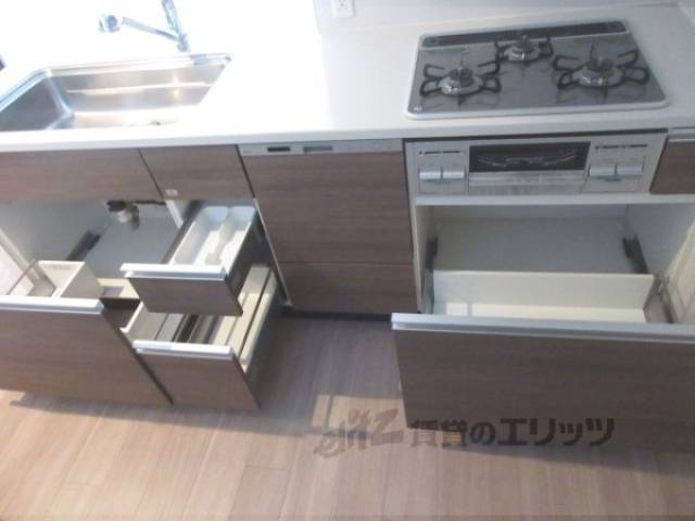 キッチン　収納
