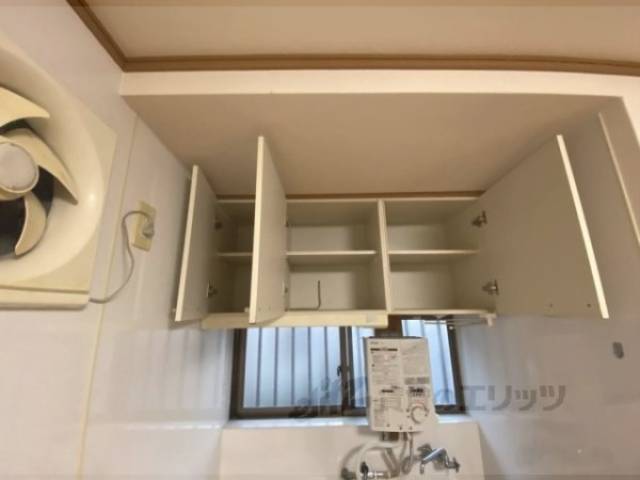 キッチン　上部収納