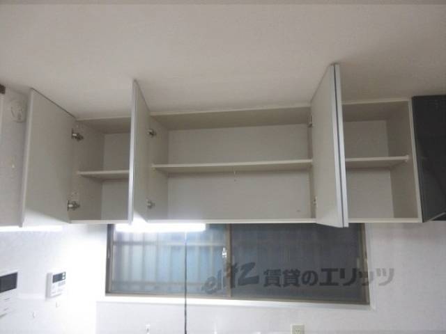 キッチン　上部収納