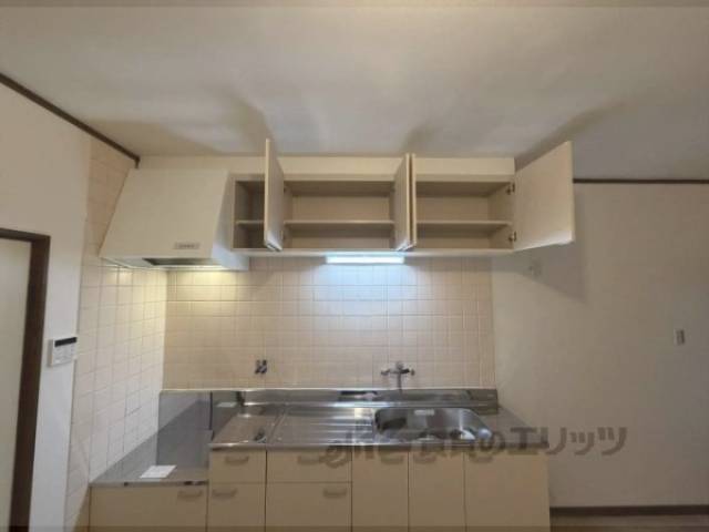 キッチン　上部収納