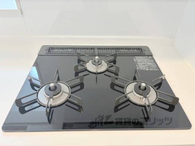キッチン　3口コンロ