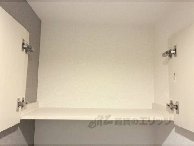 トイレ　トイレ上収納
