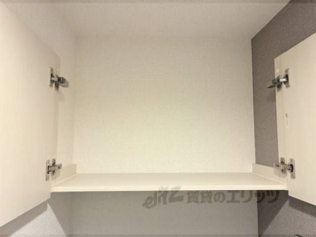 トイレ　トイレ上収納
