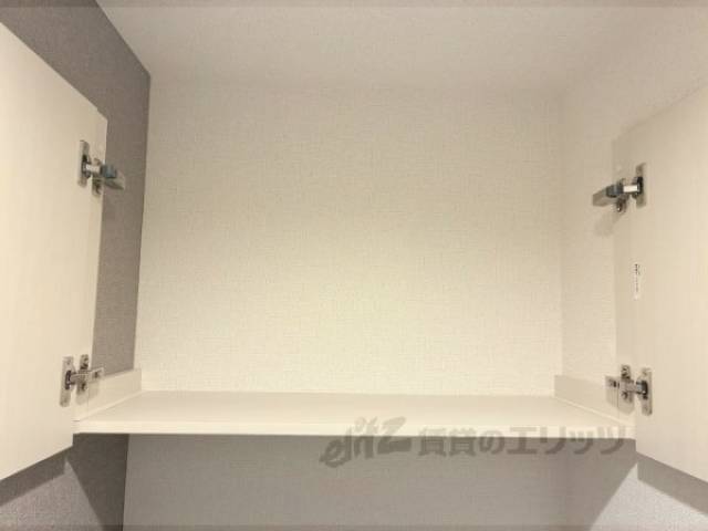 トイレ　トイレ上収納