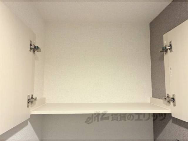 トイレ　トイレ上収納