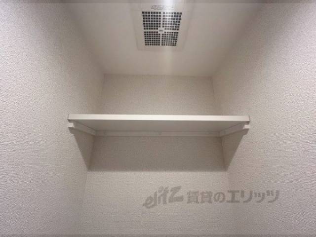 トイレ　物置