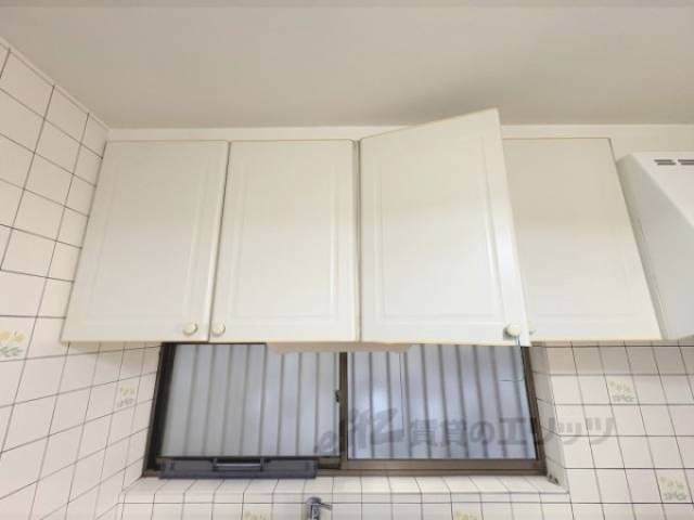 キッチン　上部収納