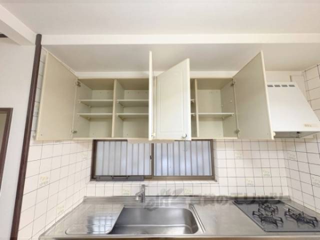 キッチン　上部収納