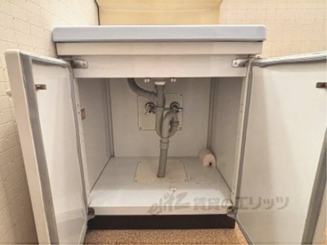 洗面所　下部収納