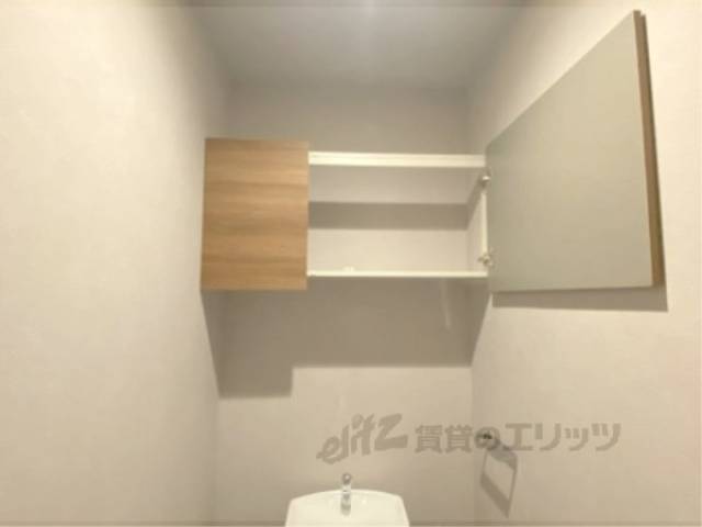 収納　トイレ上段
