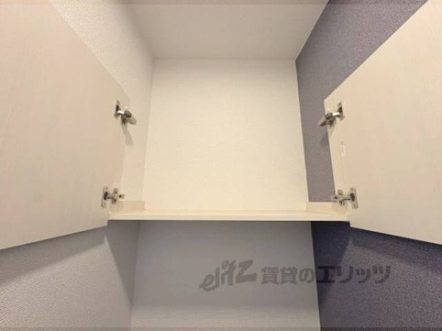 トイレ　上部収納