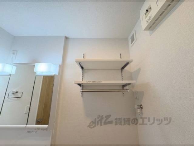 洗濯機置場　上部収納