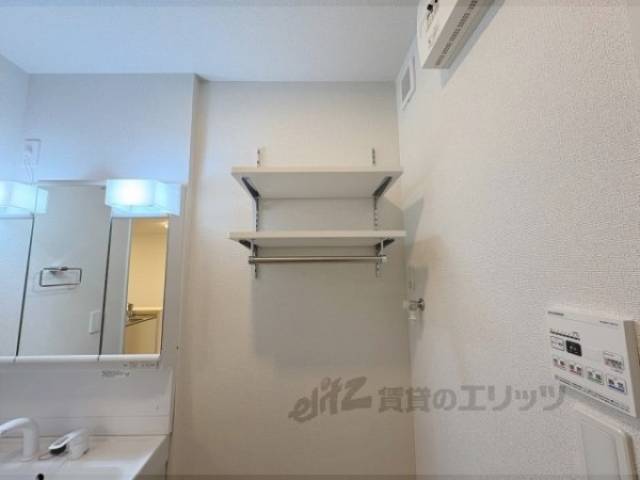 洗濯機置場　上部収納