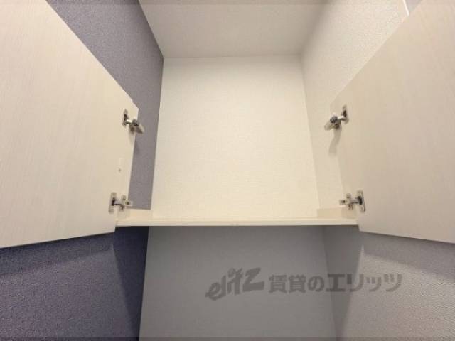 トイレ　上部収納