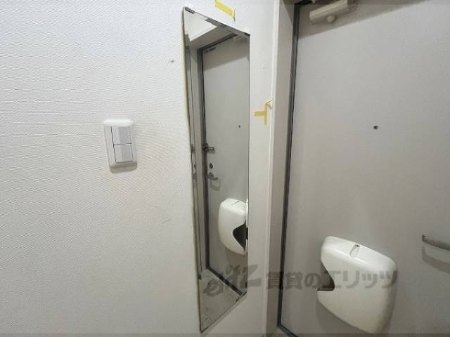 玄関　鏡