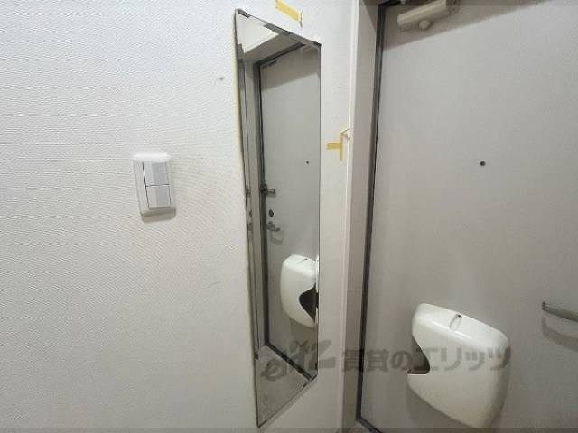 玄関　鏡
