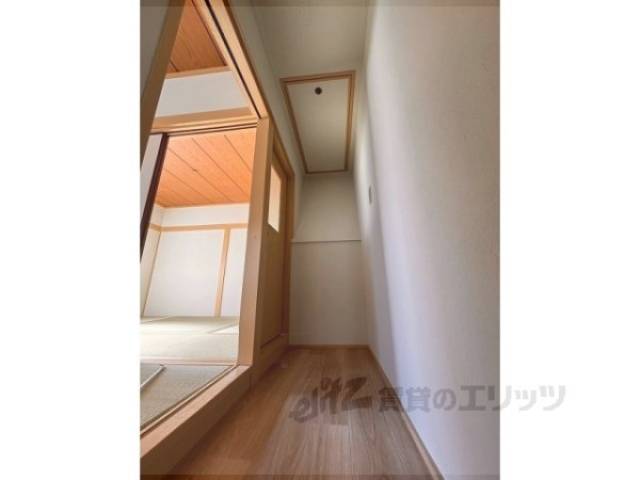 屋根裏部屋への扉