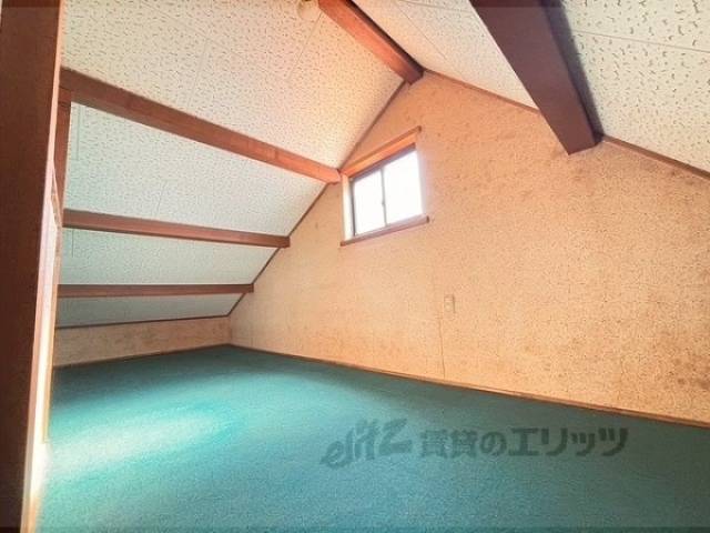 屋根裏部屋