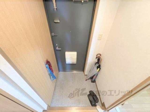 玄関　家具・家電は全て撤去されます。