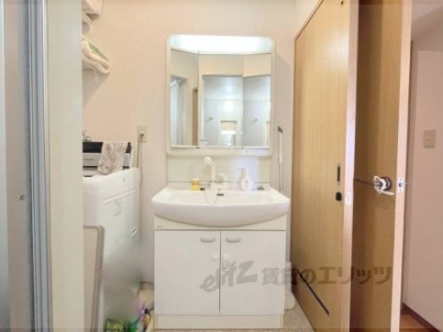 洗面所　家具・家電は全て撤去されます。