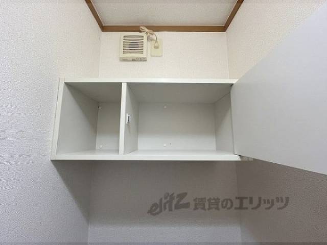 トイレ　棚